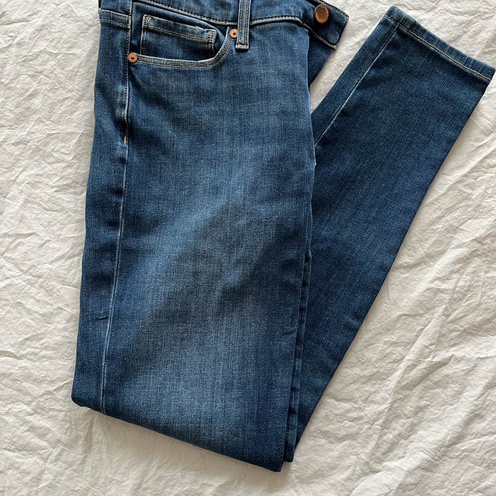 Banana Republic Women’s Mid-Rise Skinny Jeans, 27